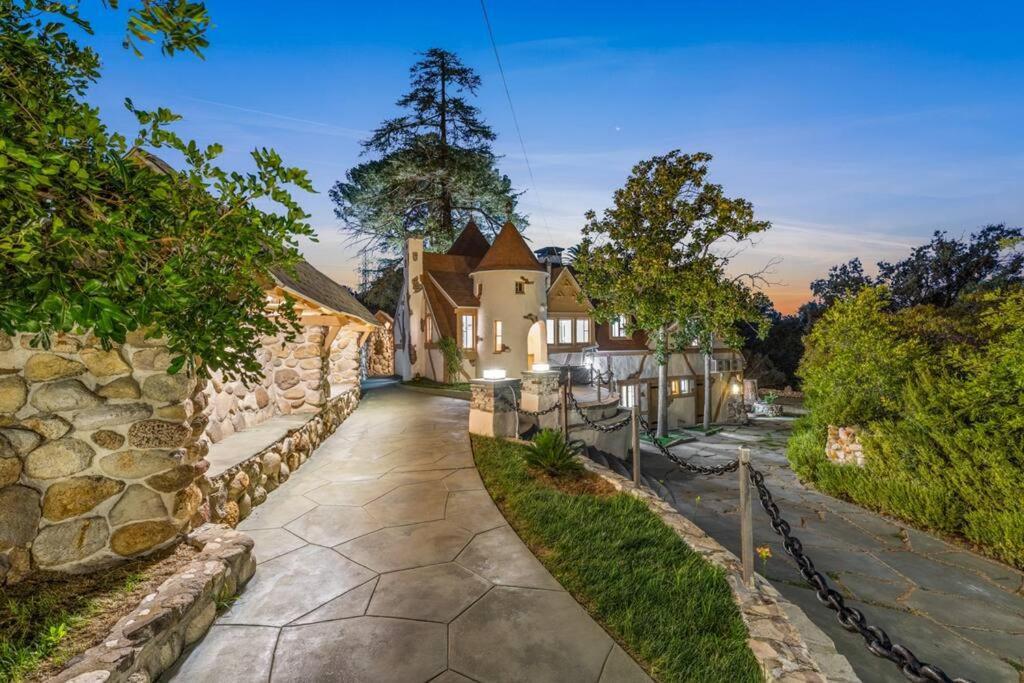 The Magic Castle Apartment Santa Clarita Exterior photo