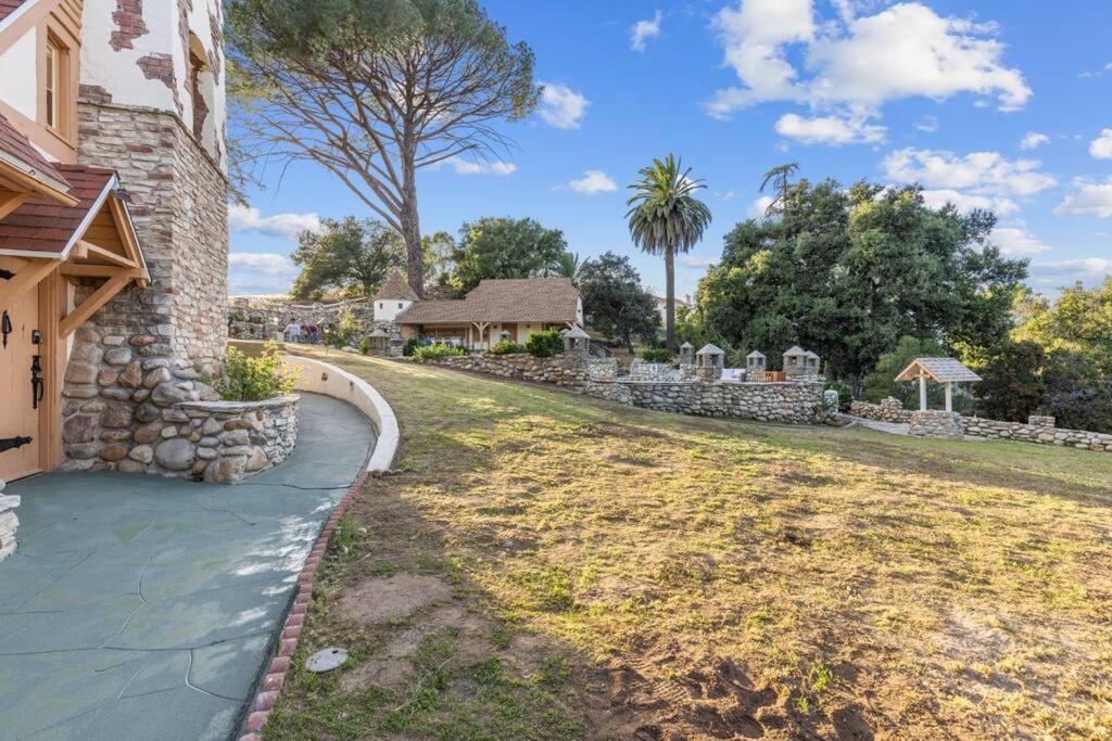 The Magic Castle Apartment Santa Clarita Exterior photo
