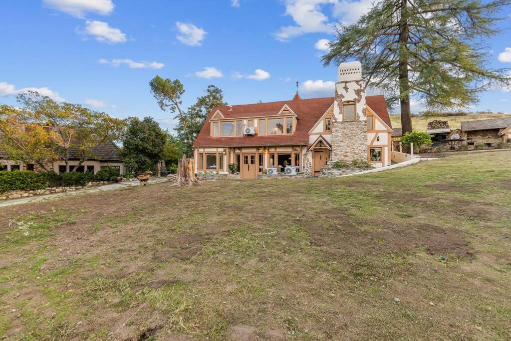 The Magic Castle Apartment Santa Clarita Exterior photo