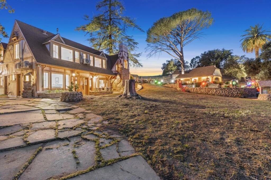 The Magic Castle Apartment Santa Clarita Exterior photo